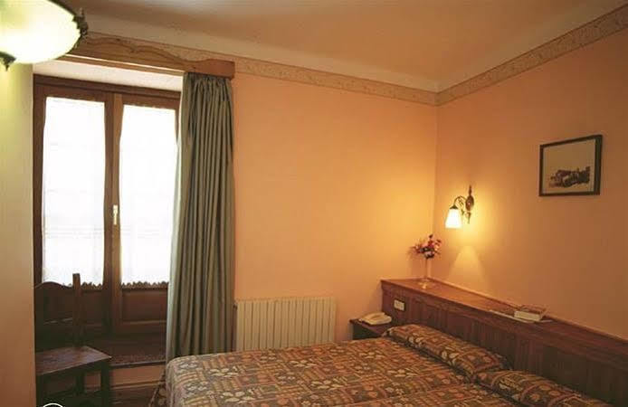 Hotel Avenida Benasque Luaran gambar